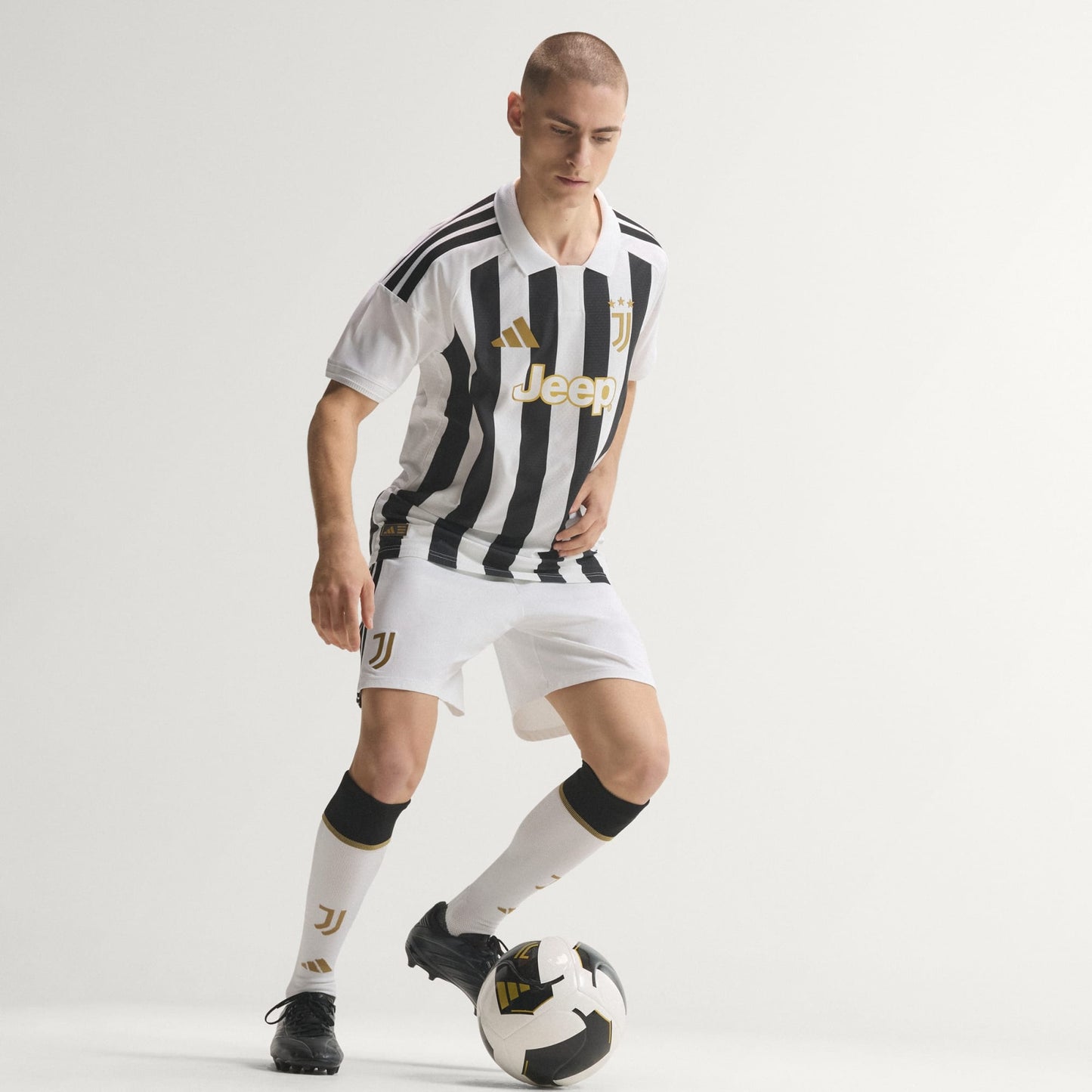 Juventus Local - 26/27