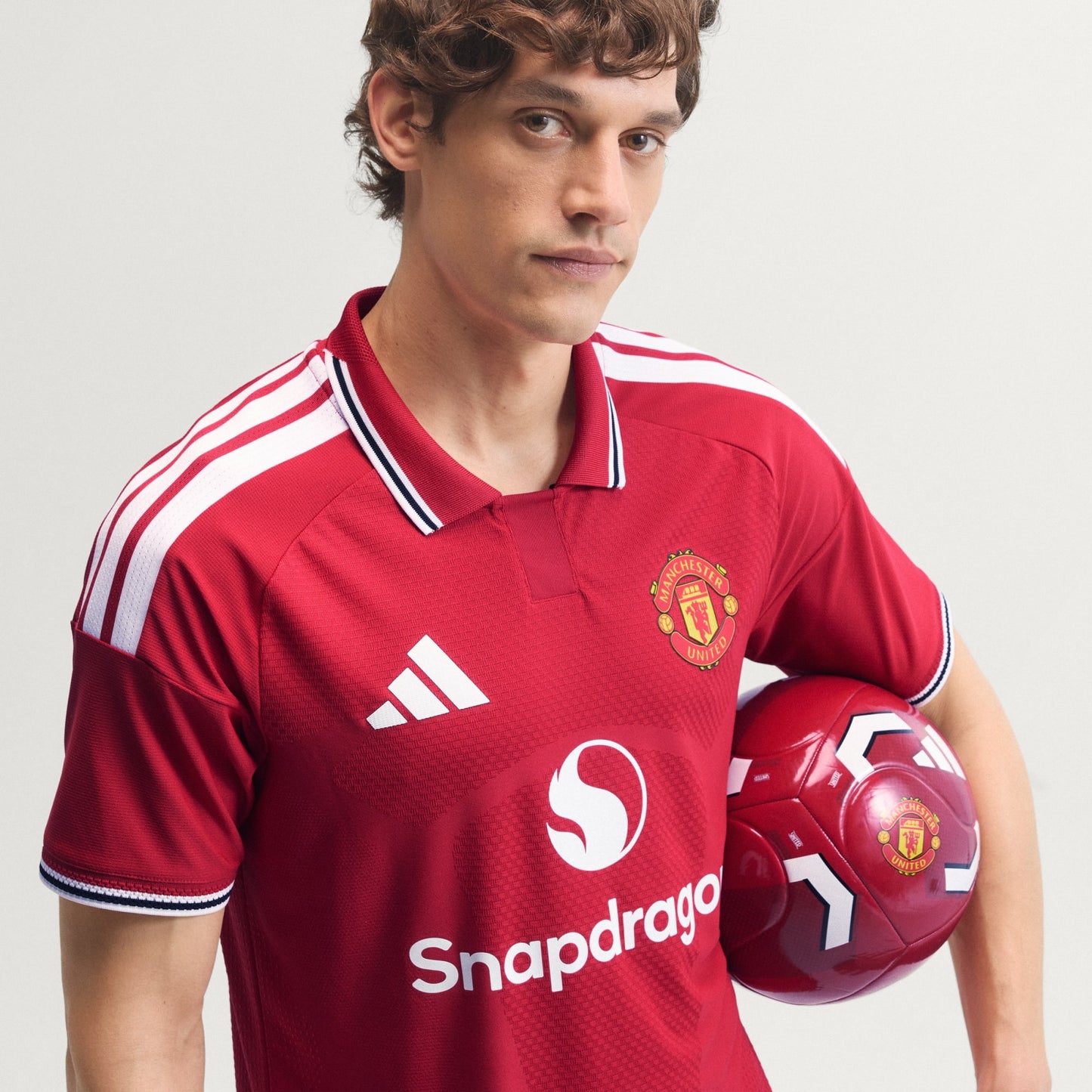 Manchester United Local - 26/27